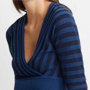 Club Monaco Yakini Knit Cropped Deep V Neck Sweater In Navy/Black Size XS/TP